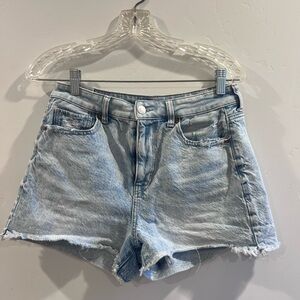 American Eagle Mom Short Light Wash Jean Shorts
